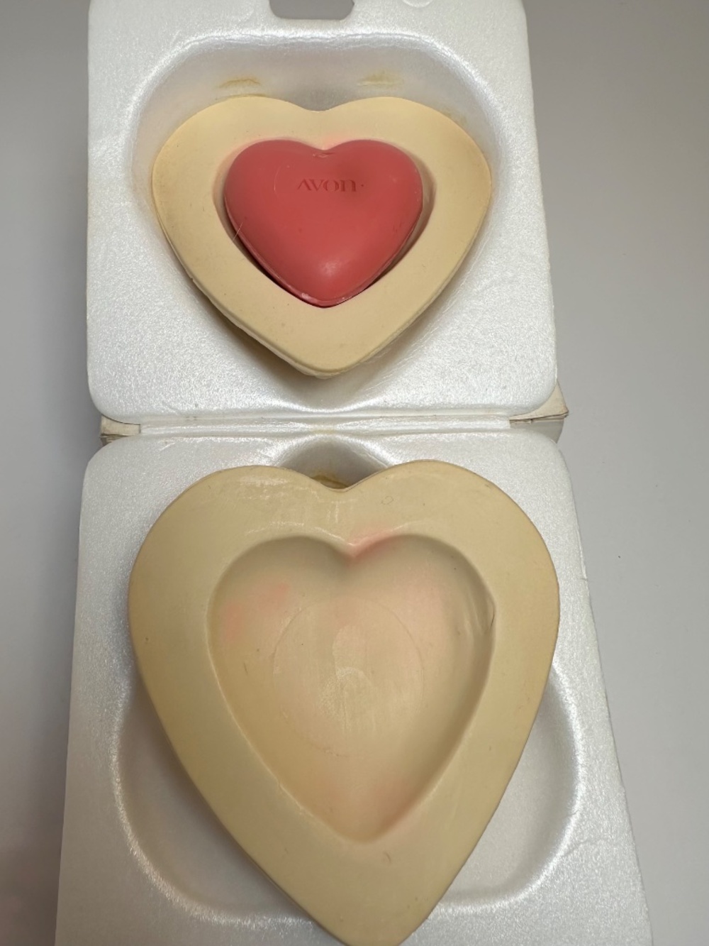 Vintage Avon “A Token of Love” Heart Soap Set 3pc Special Occasion Fragrance - Picture 5 of 6